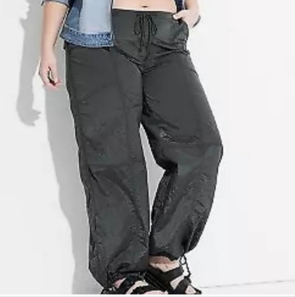 Women's Mid-Rise Wide Leg Parachute Pants - Wild Fable Dark Green S